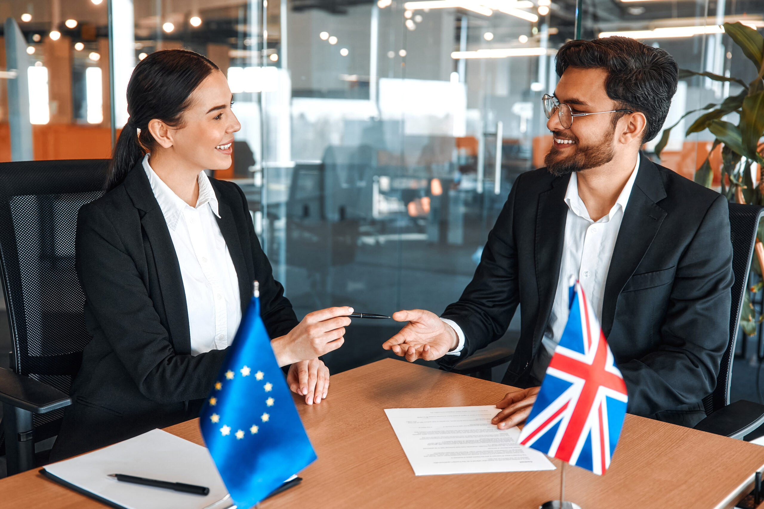 Aprender inglés trabajando en el extranjero con programas laborales que combinan empleo, idioma e inmersión cultural.