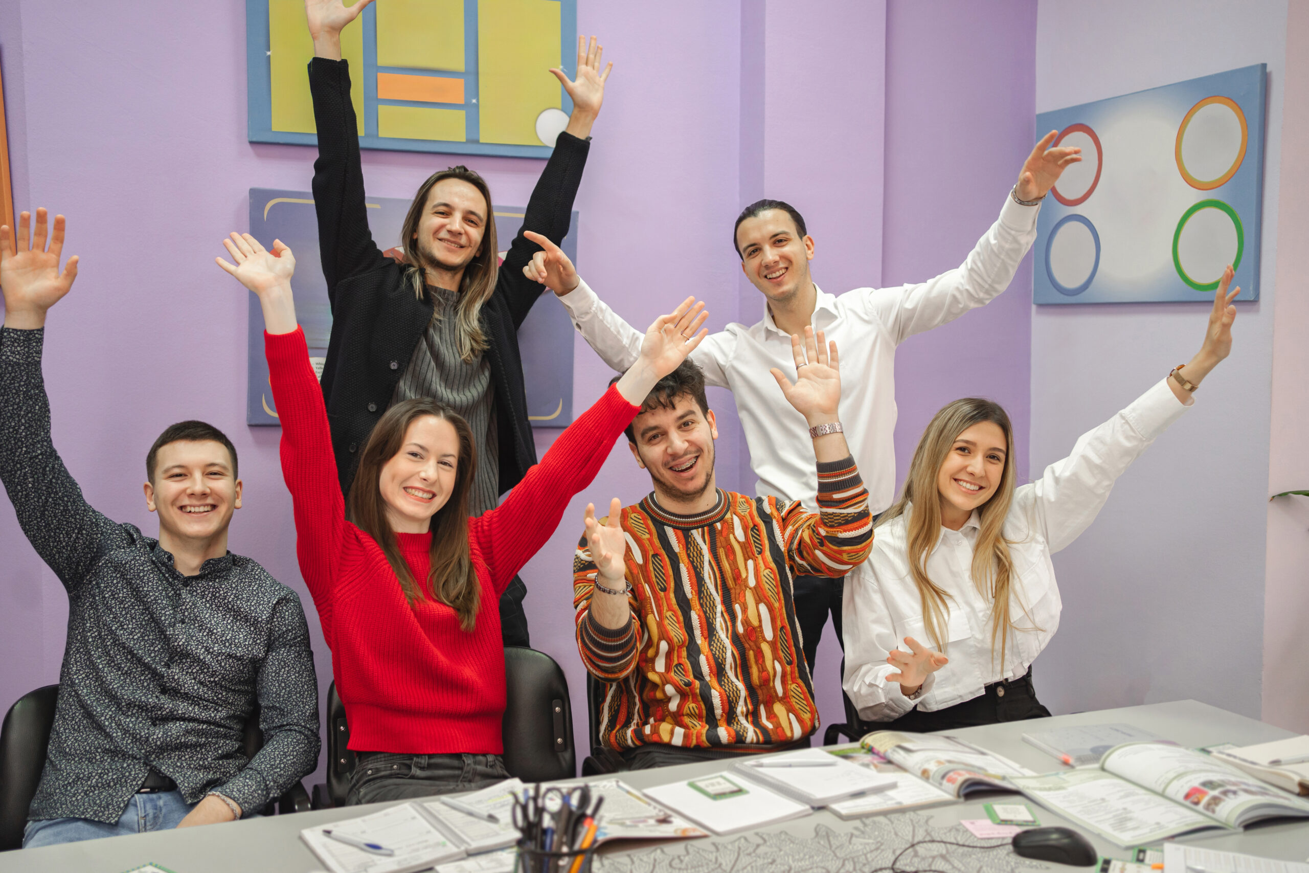 Curso de inglés online con clases en directo, materiales digitales y apoyo constante para aprender inglés desde casa de forma eficaz.